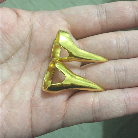 2pcs Gold Nail Talon Claw Ring - Picture 3 of 3